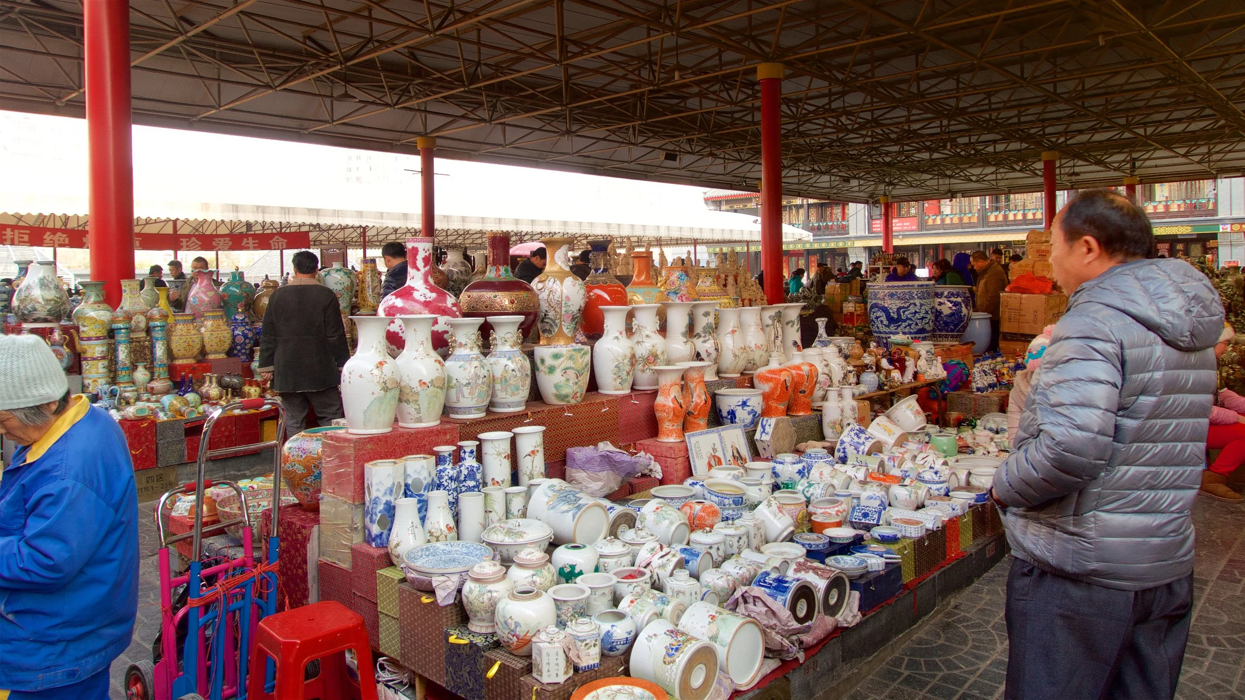 panjiayuan antique market, beijing