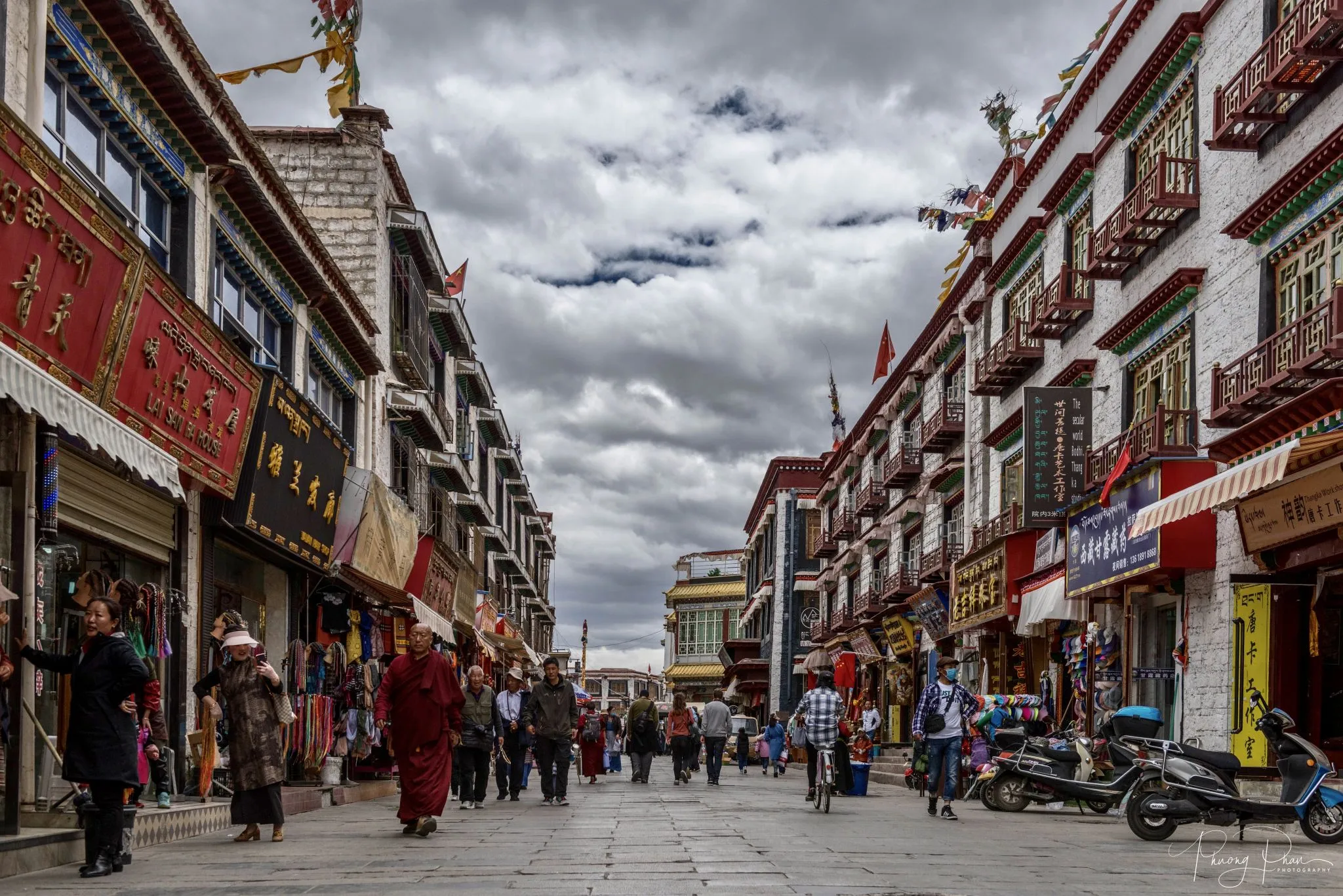 Barkhor street