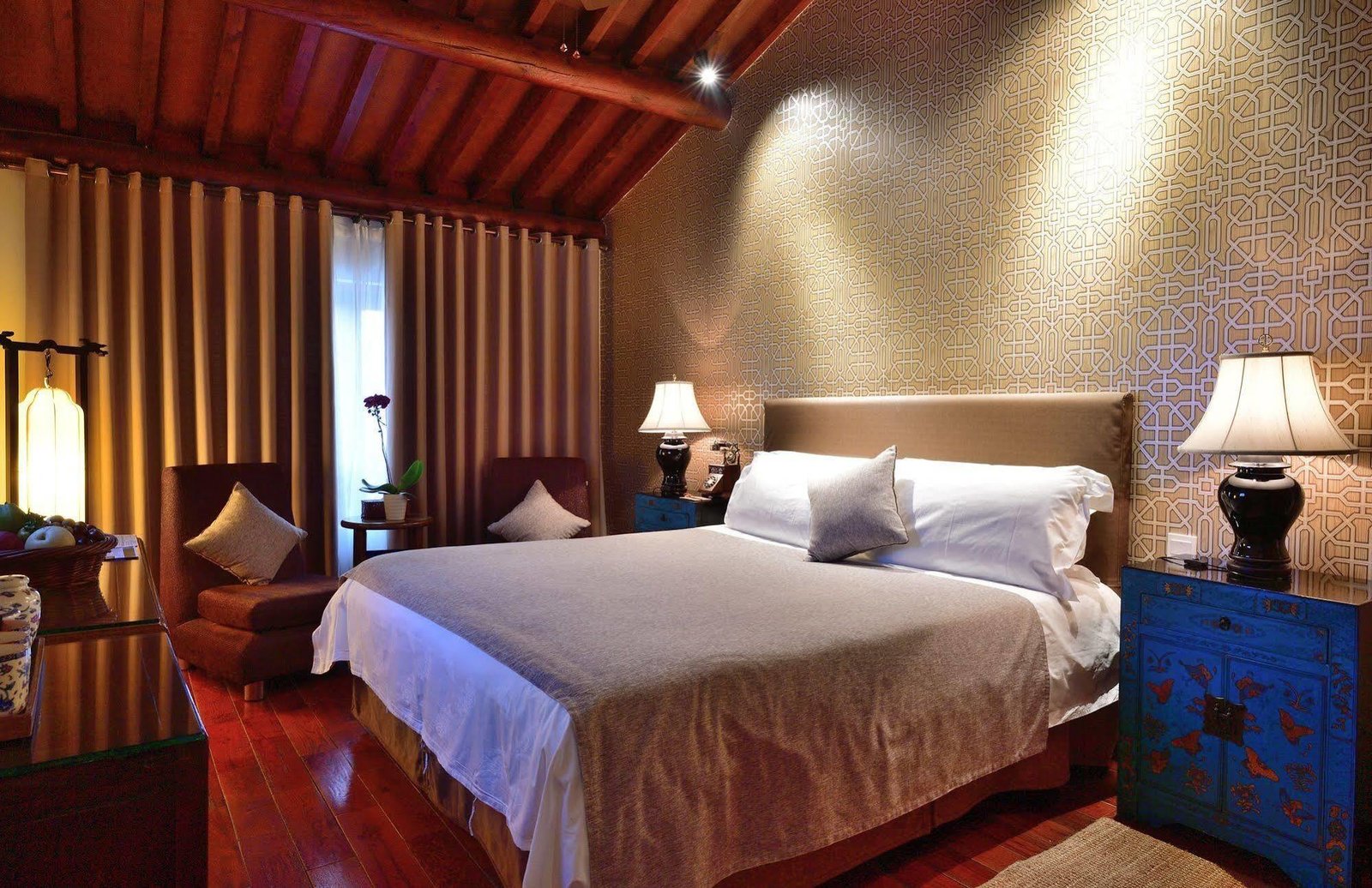 Red Wall Garden Hotel