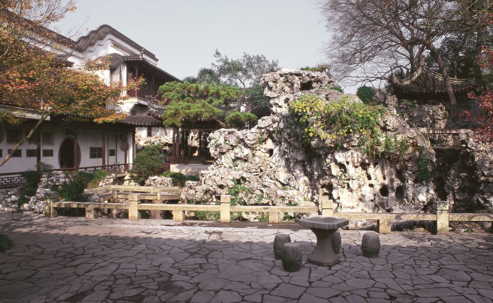 Mountain Villa with Embracing Beauty