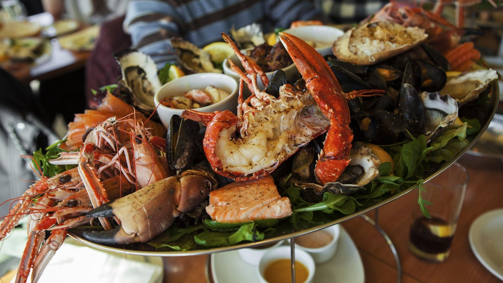 TOURCHINA - TOUR CHINA - SEAFOOD RESTAURANT IN CHINA