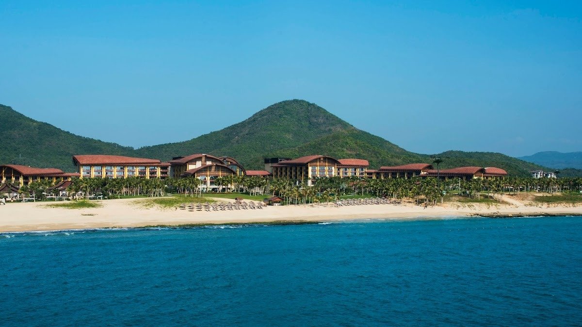 Yalong Bay 
